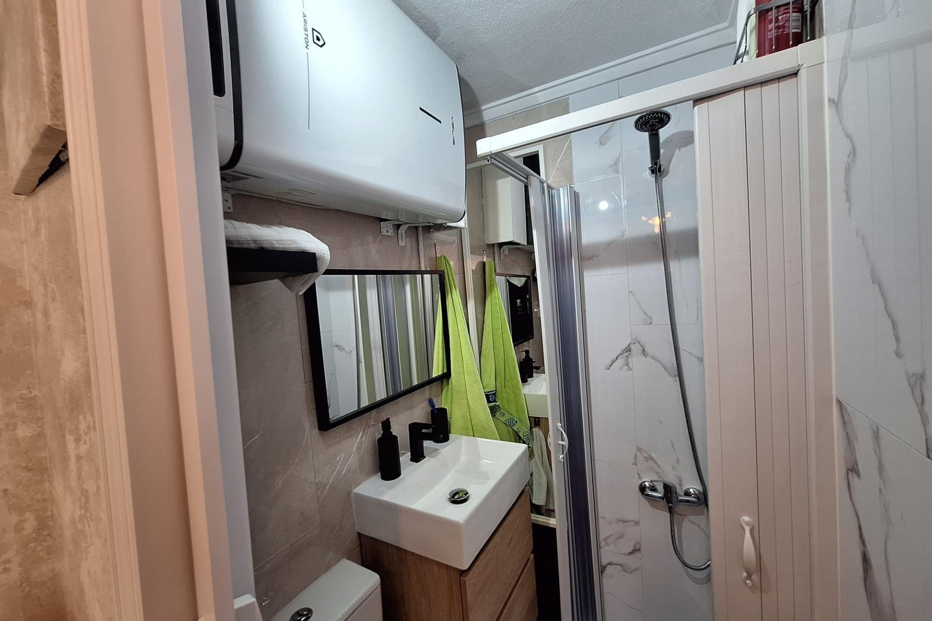 Resale - Apartment -
Torrevieja - Centro