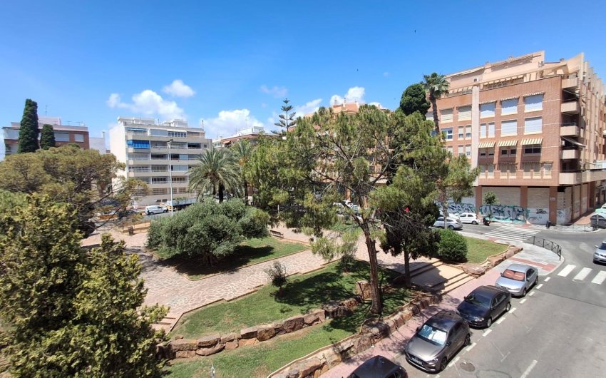 Resale - Apartment -
Torrevieja - Centro