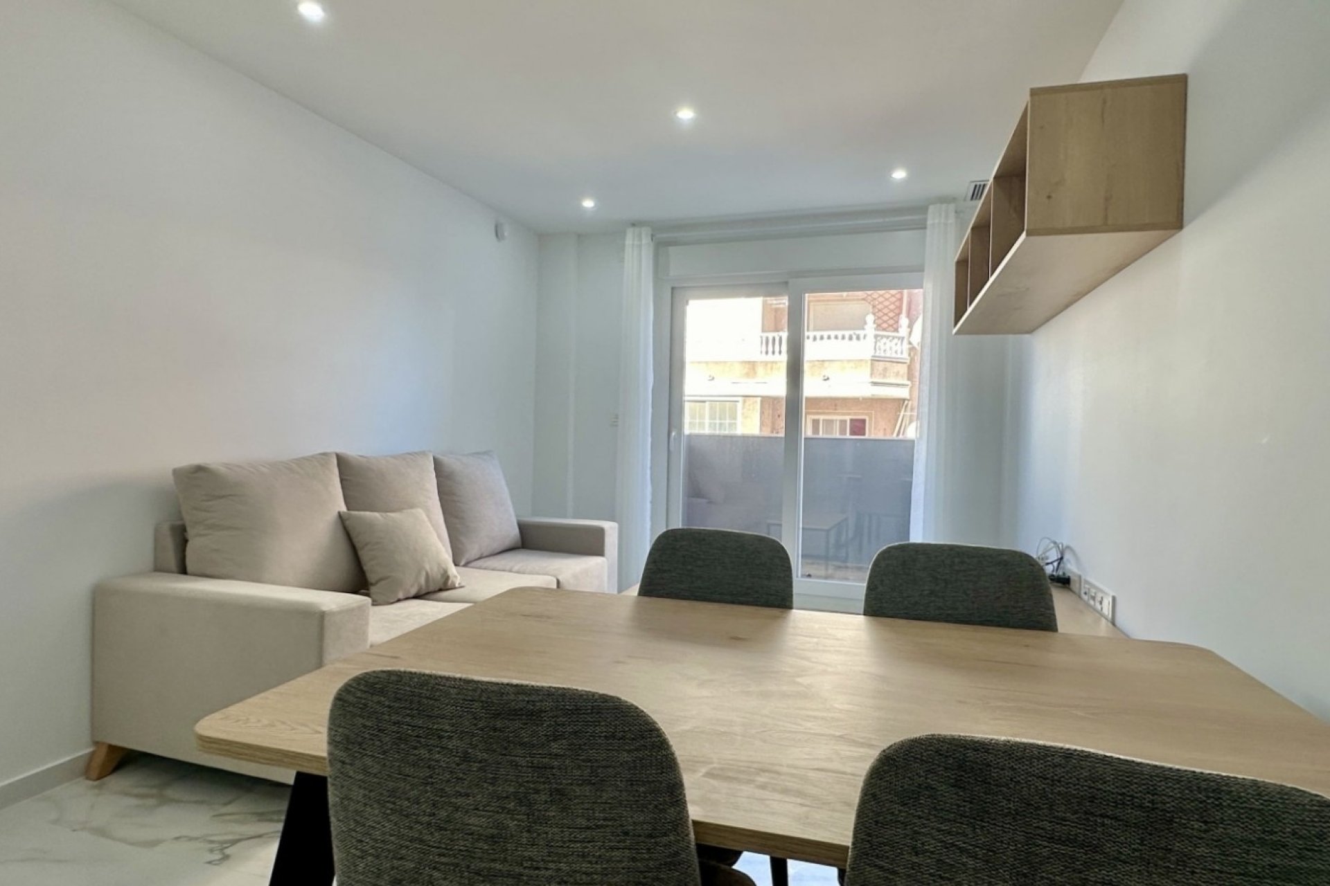 Resale - Apartment -
Torrevieja - Costa Blanca