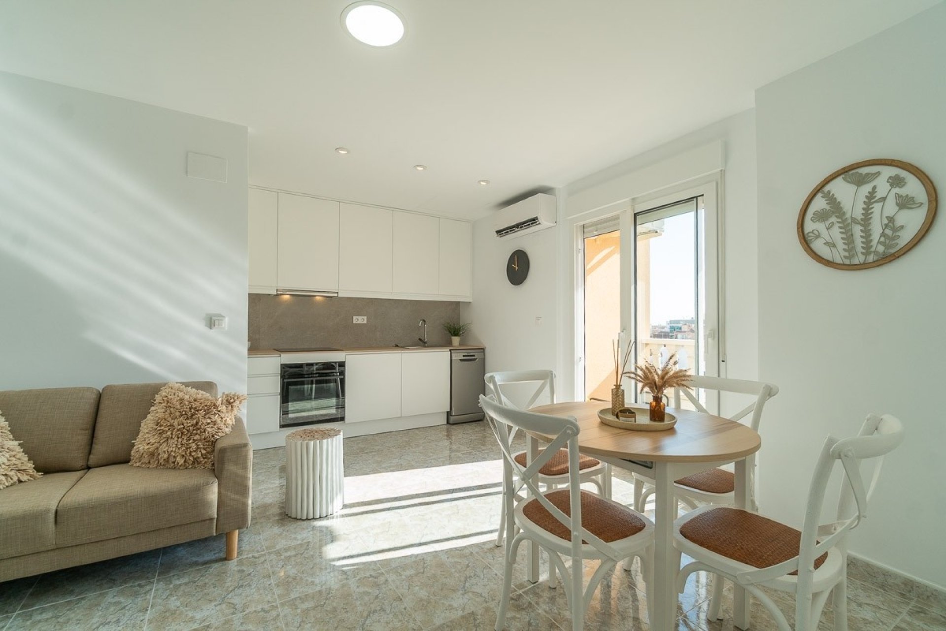 Resale - Apartment -
Torrevieja - Costa Blanca