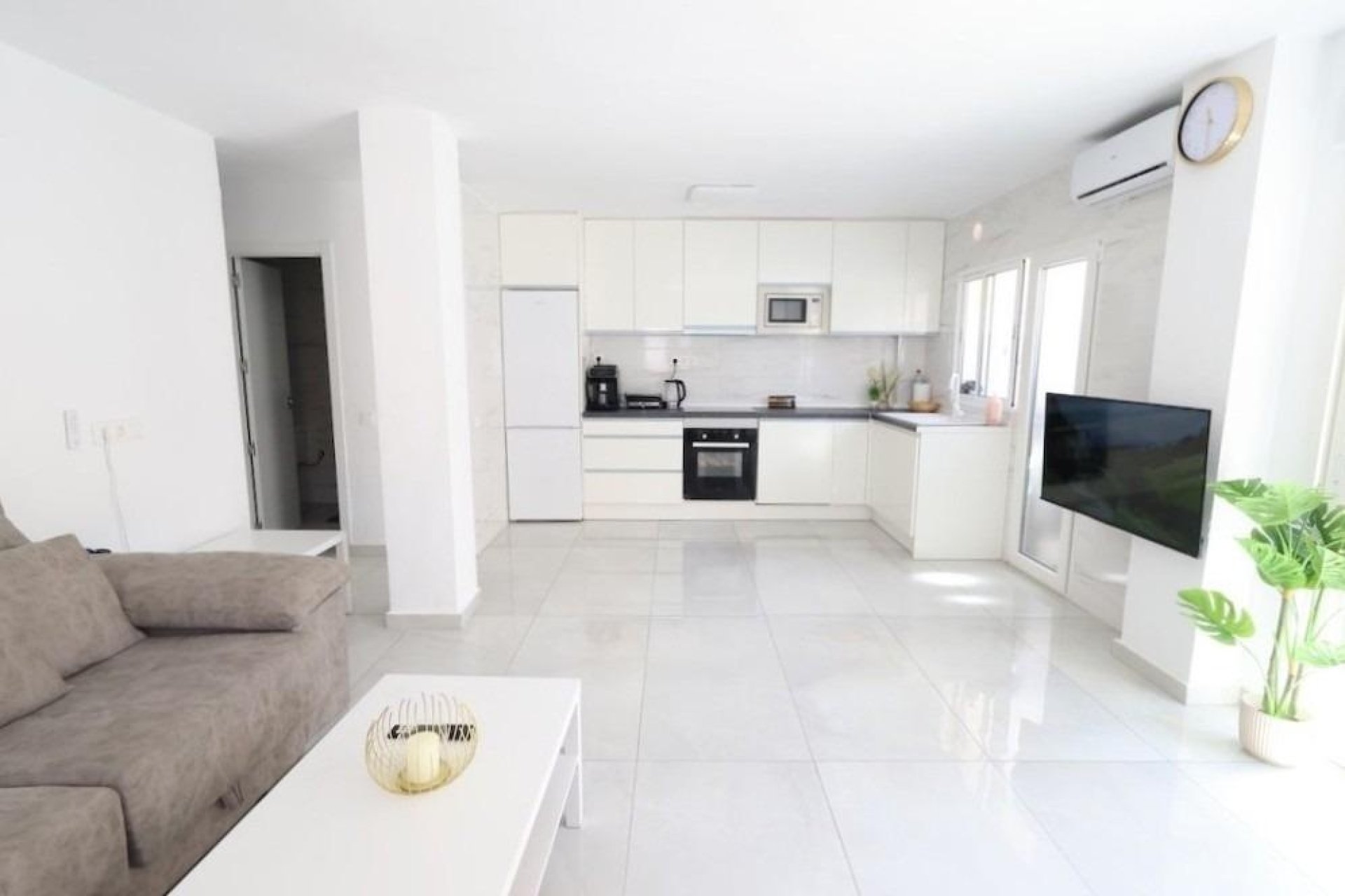 Resale - Apartment -
Torrevieja - Costa Blanca