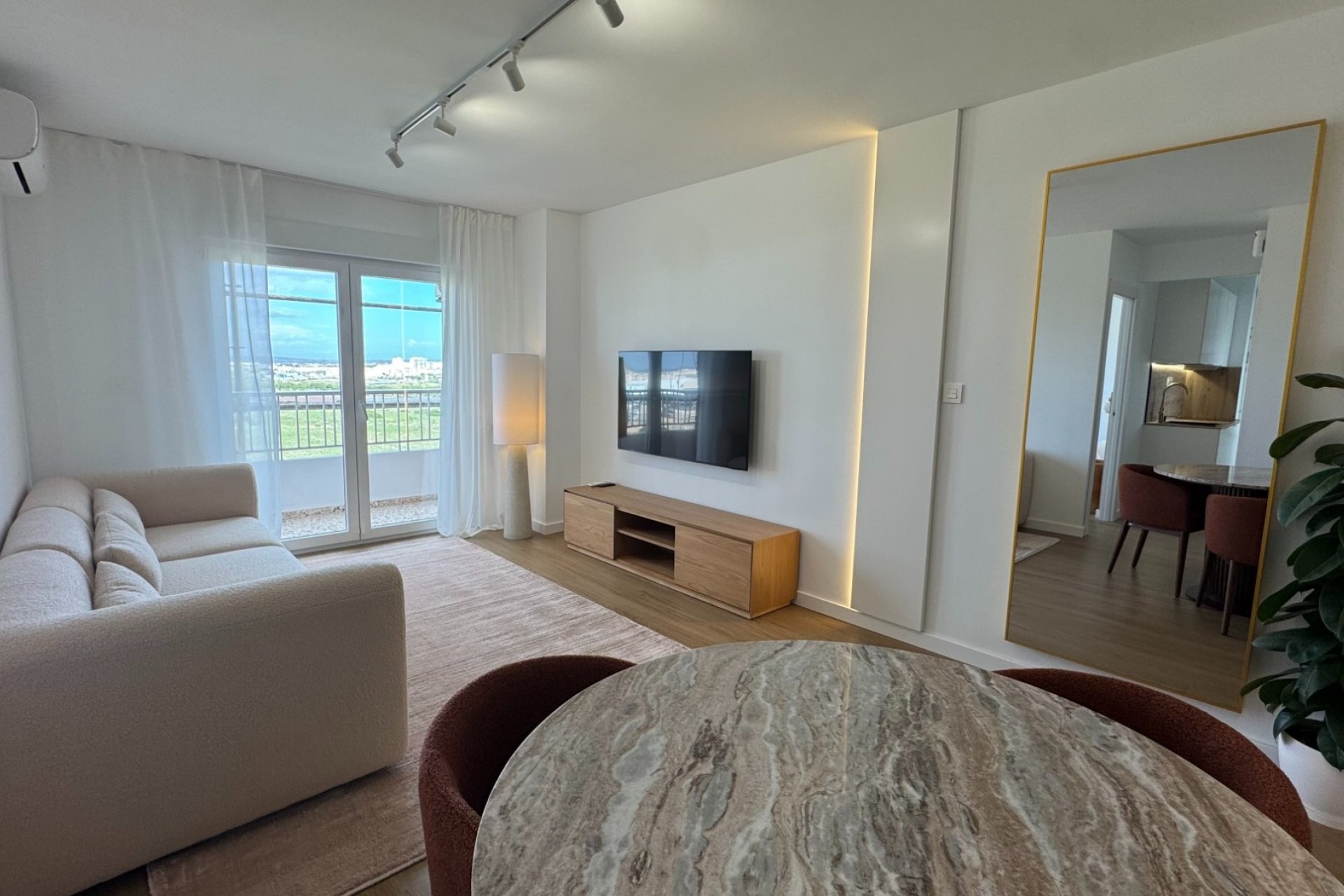 Resale - Apartment -
Torrevieja - Costa Blanca