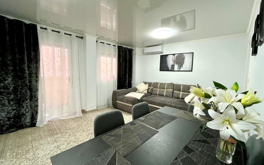 Resale - Apartment -
Torrevieja - Costa Blanca