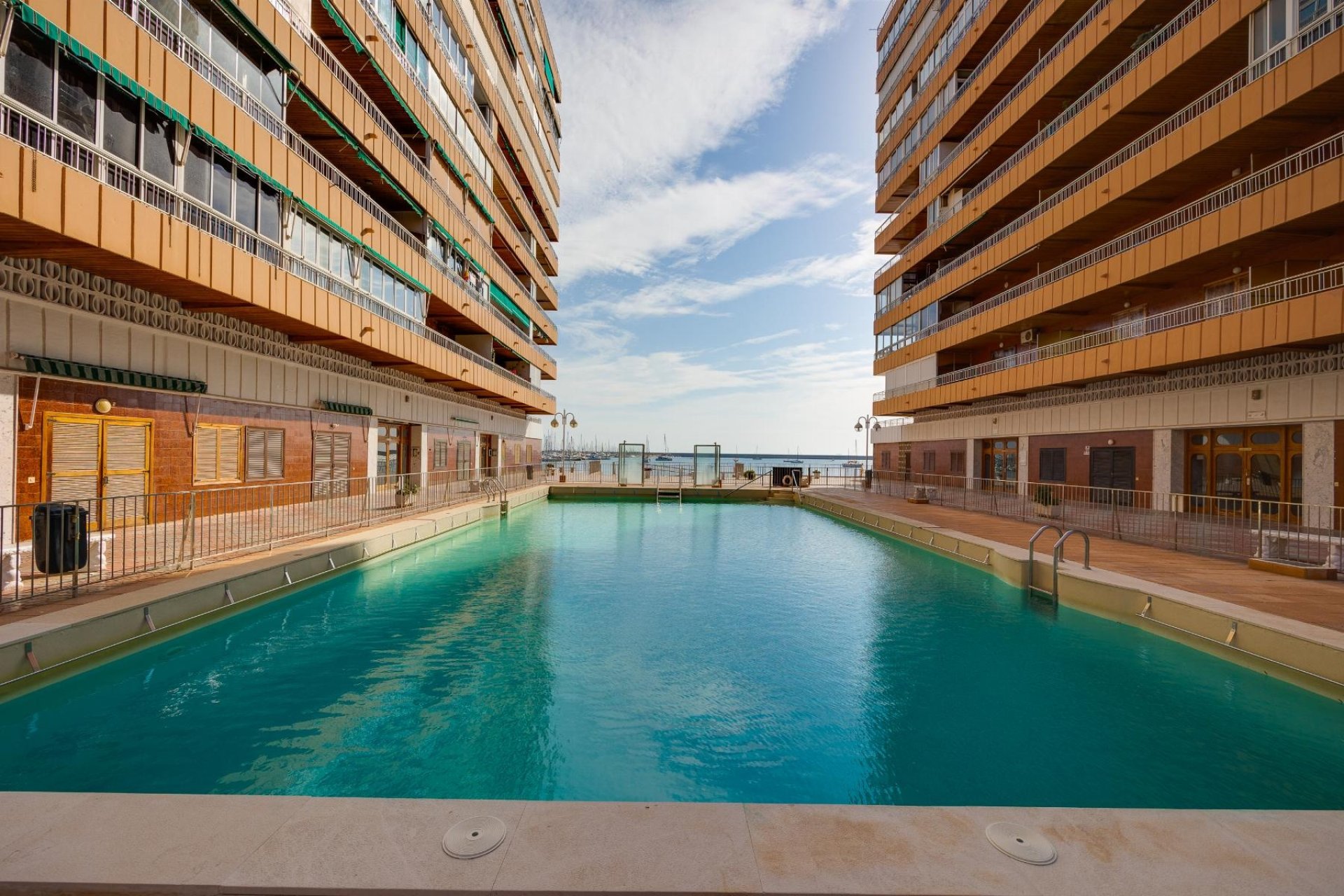 Resale - Apartment -
Torrevieja - Costa Blanca