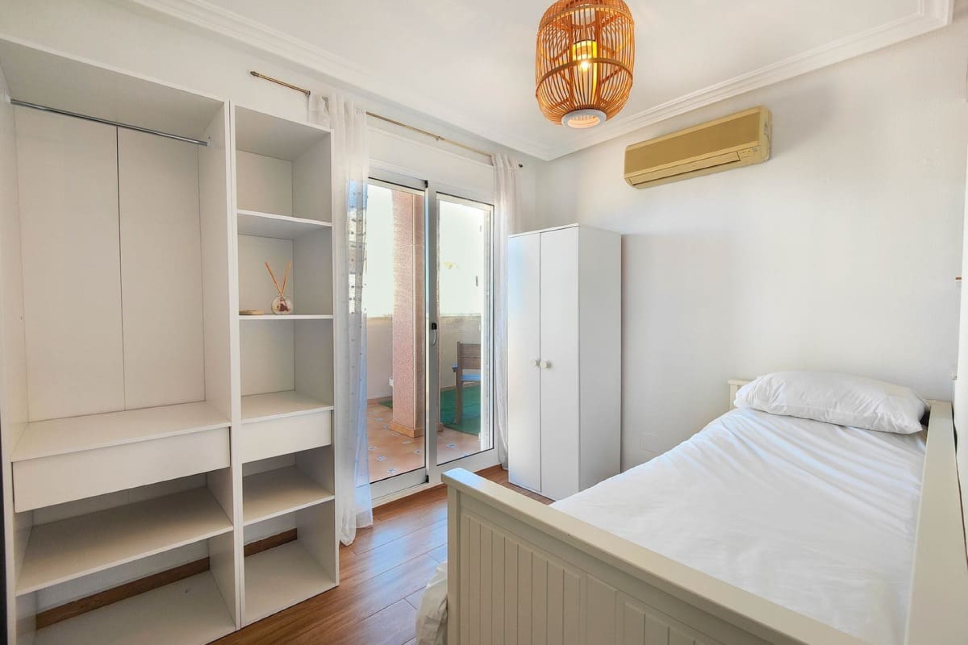 Resale - Apartment -
Torrevieja - El Acequión - Los Náufragos