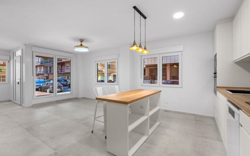 Resale - Apartment -
Torrevieja - El Acequión - Los Náufragos
