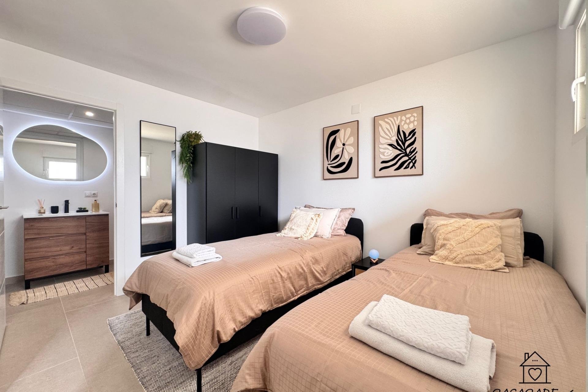 Resale - Apartment -
Torrevieja - El Acequión - Los Náufragos