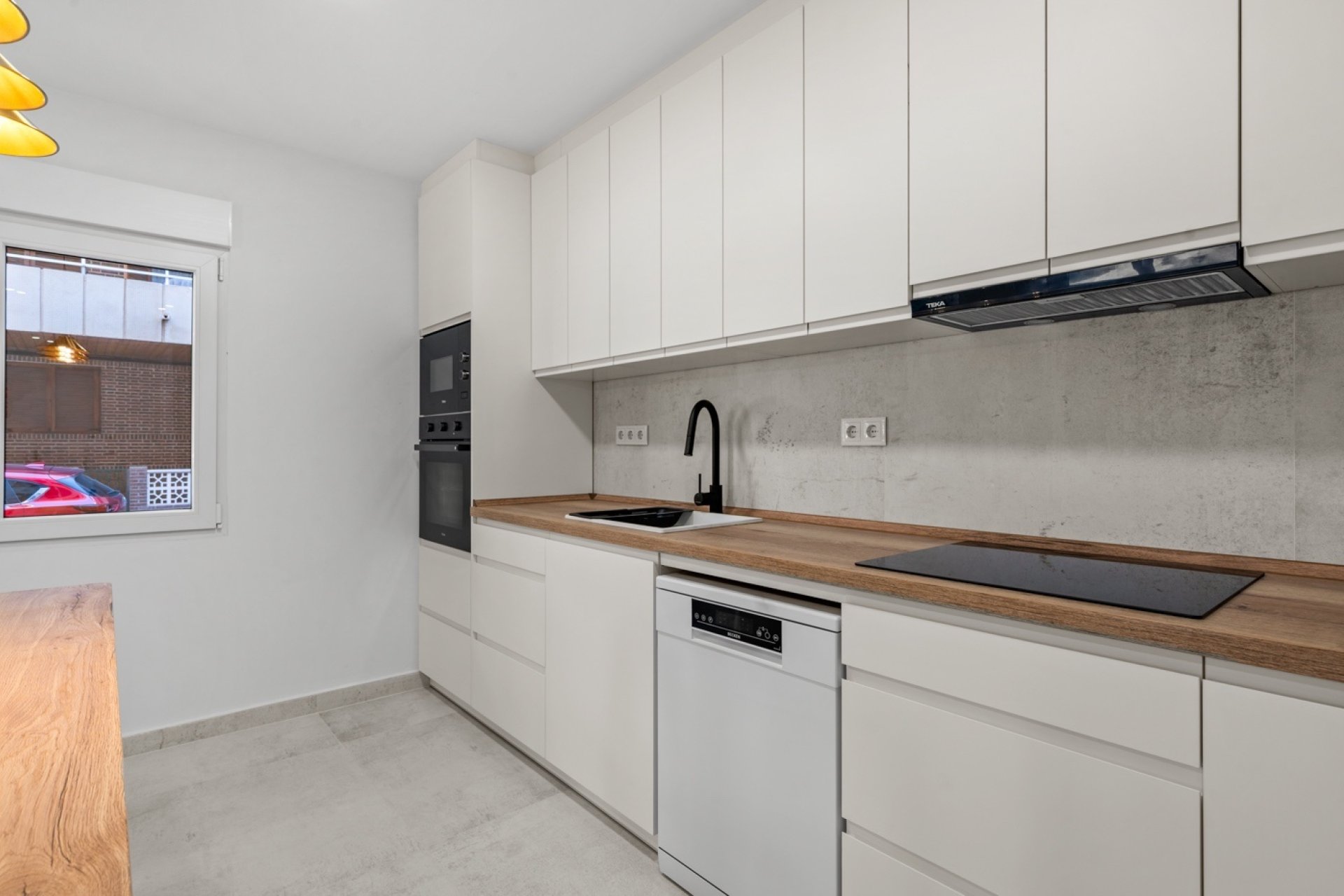 Resale - Apartment -
Torrevieja - El Acequión - Los Náufragos