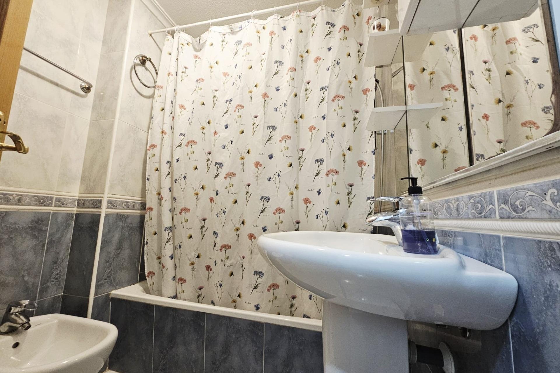Resale - Apartment -
Torrevieja - Estacion De Autobuses