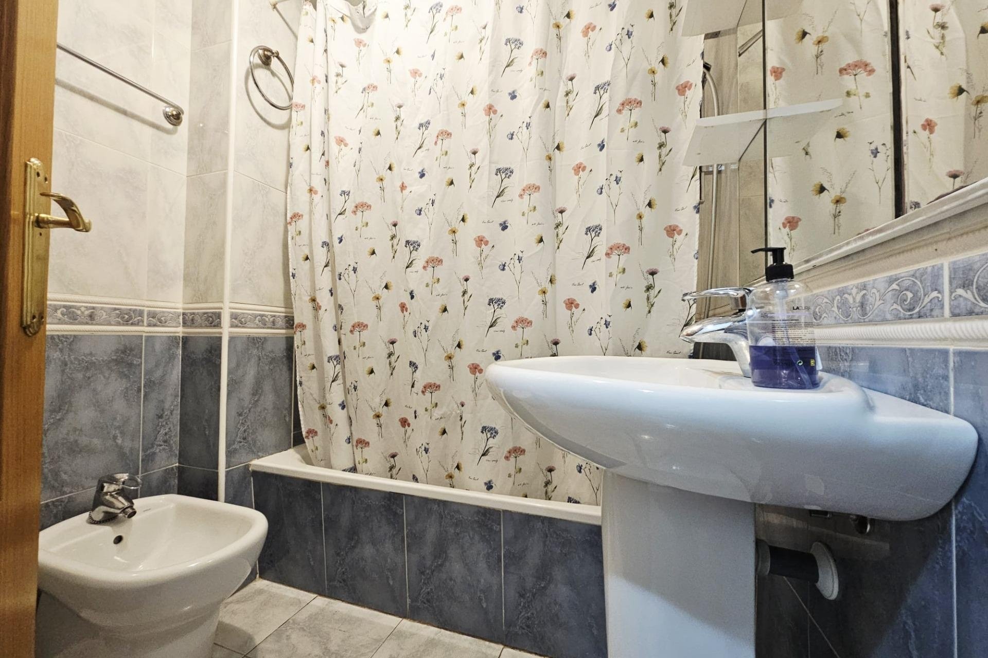 Resale - Apartment -
Torrevieja - Estacion De Autobuses