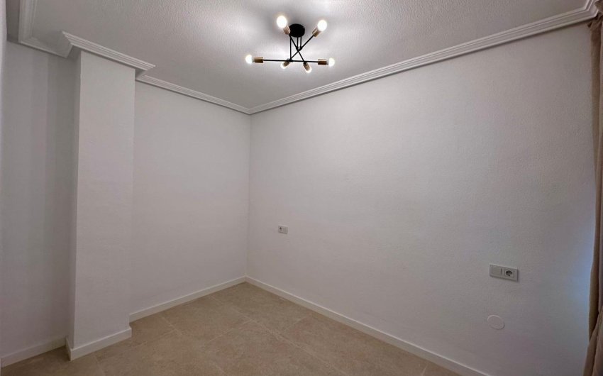 Resale - Apartment -
Torrevieja - Estacion De Autobuses