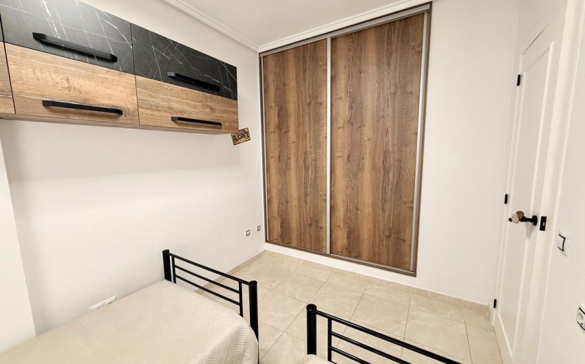 Resale - Apartment -
Torrevieja - Estacion De Autobuses