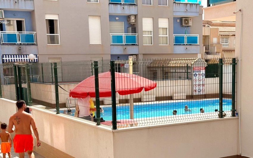 Resale - Apartment -
Torrevieja - Estacion De Autobuses