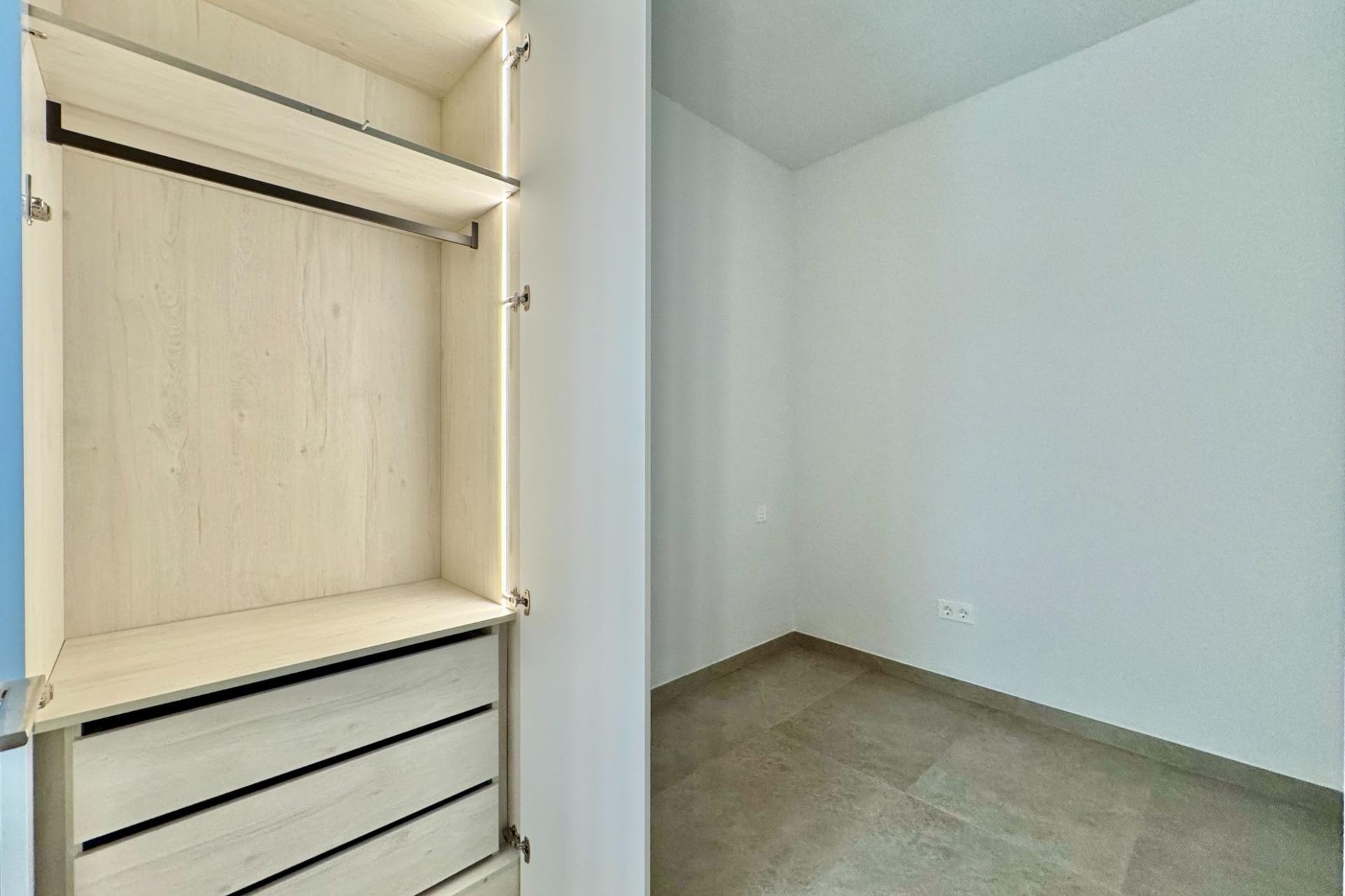 Resale - Apartment -
Torrevieja - Habaneras