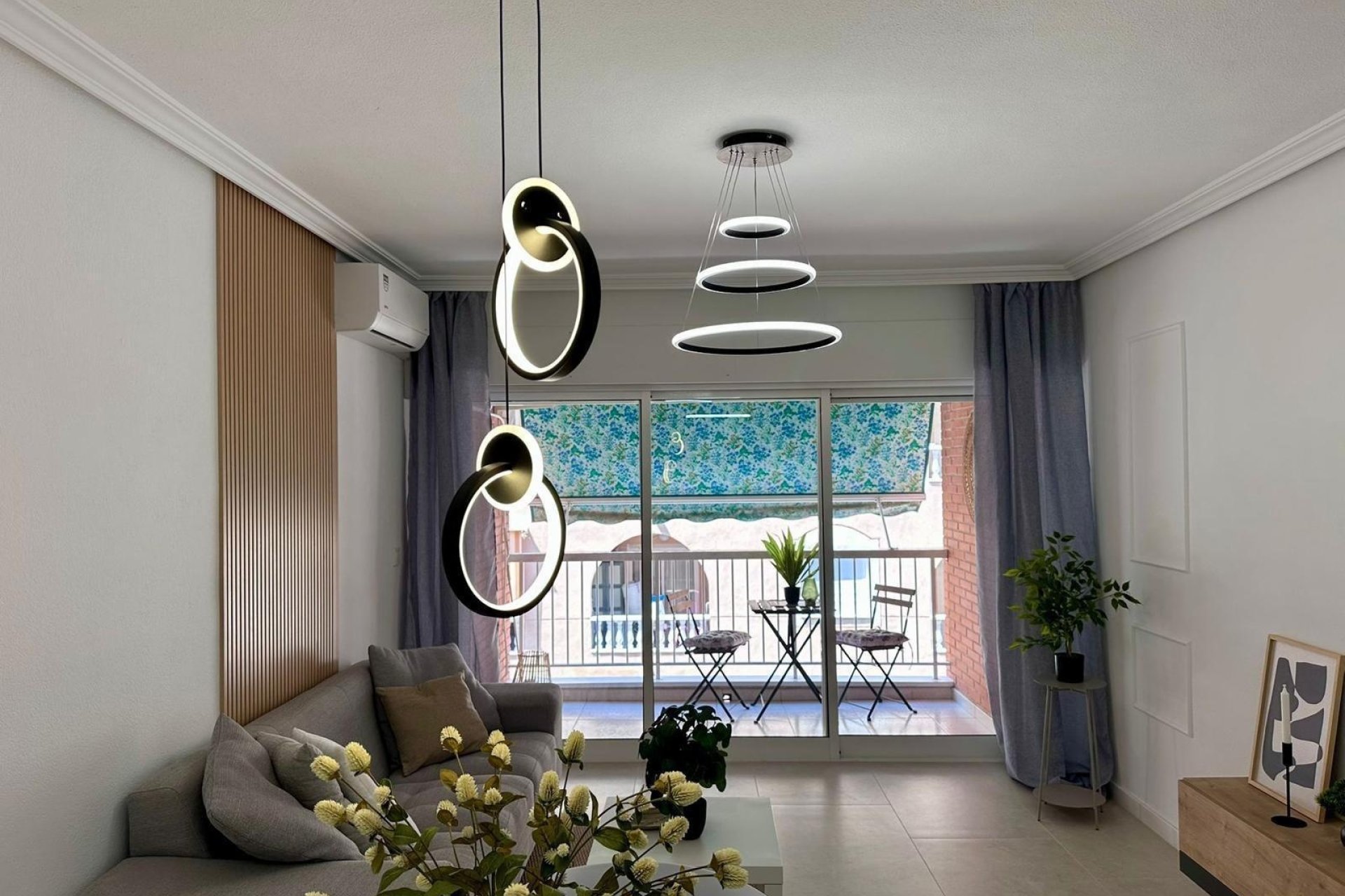 Resale - Apartment -
Torrevieja - Habaneras