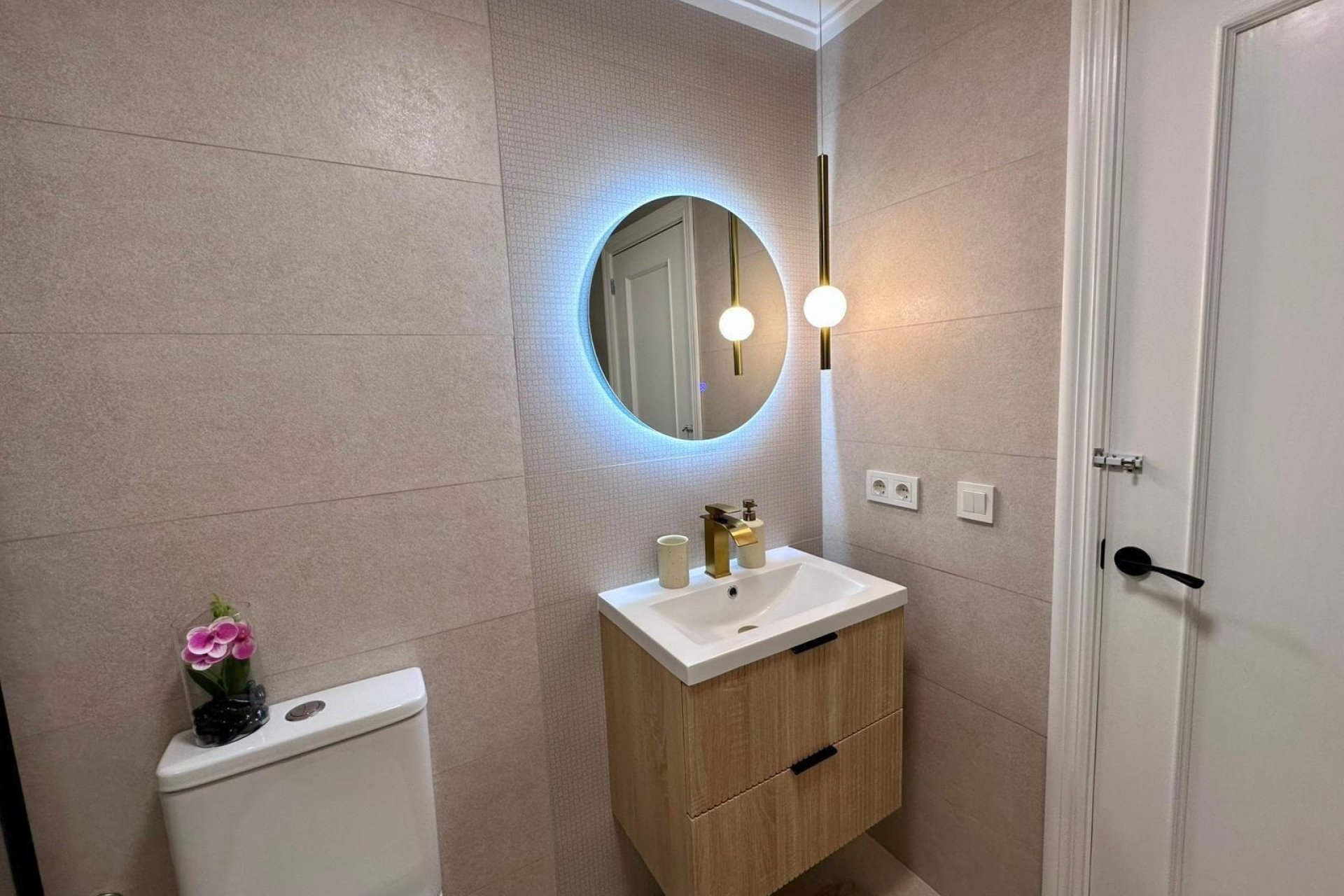 Resale - Apartment -
Torrevieja - Habaneras