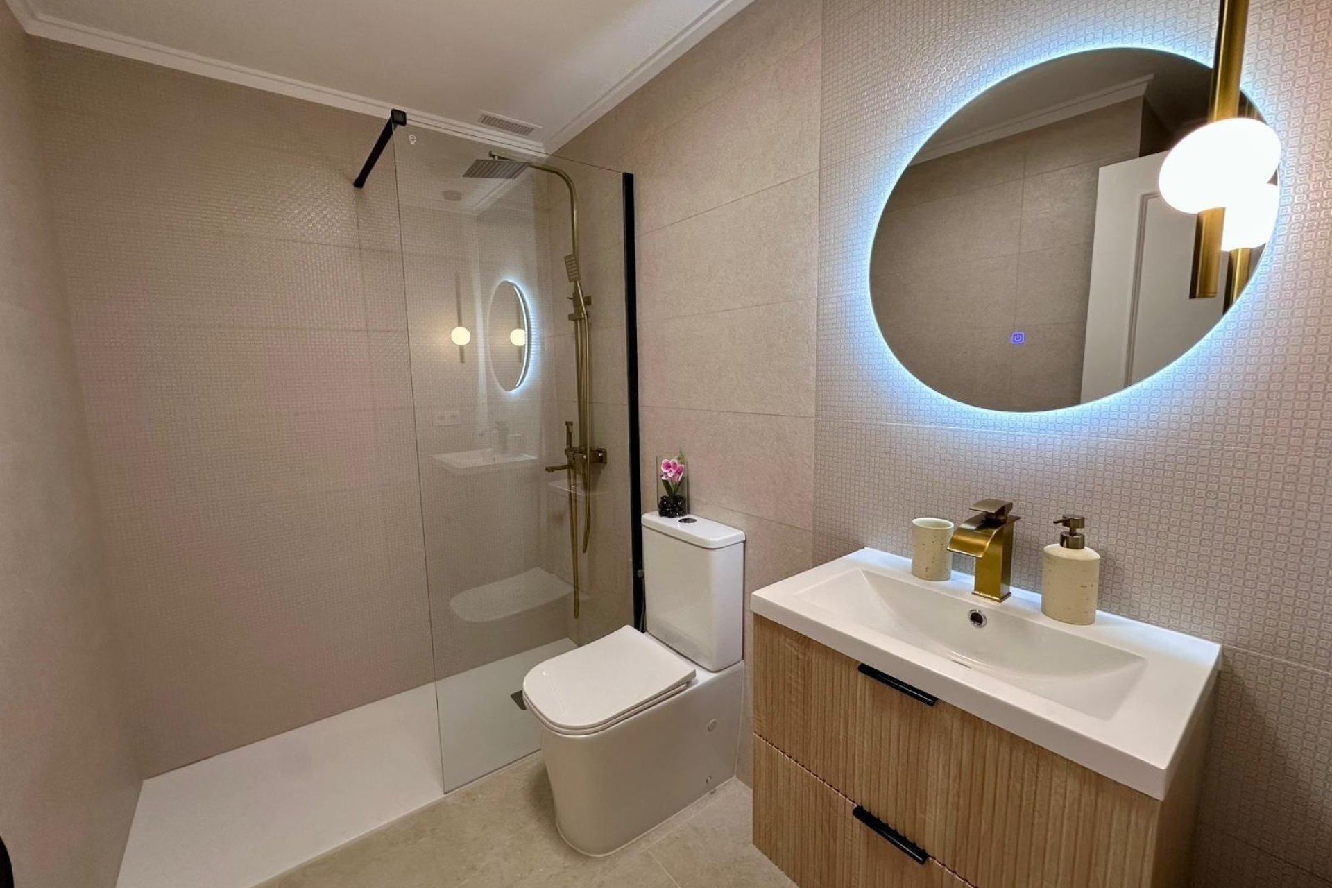 Resale - Apartment -
Torrevieja - Habaneras