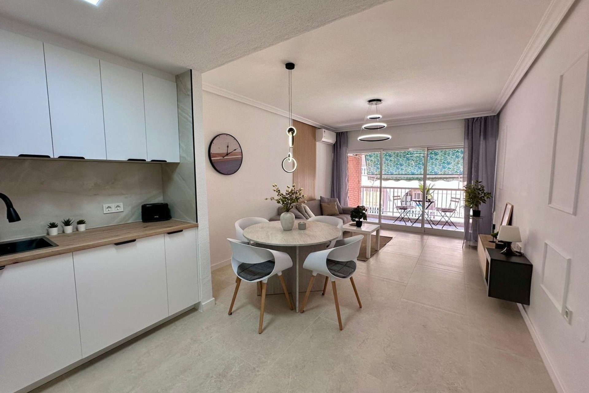 Resale - Apartment -
Torrevieja - Habaneras
