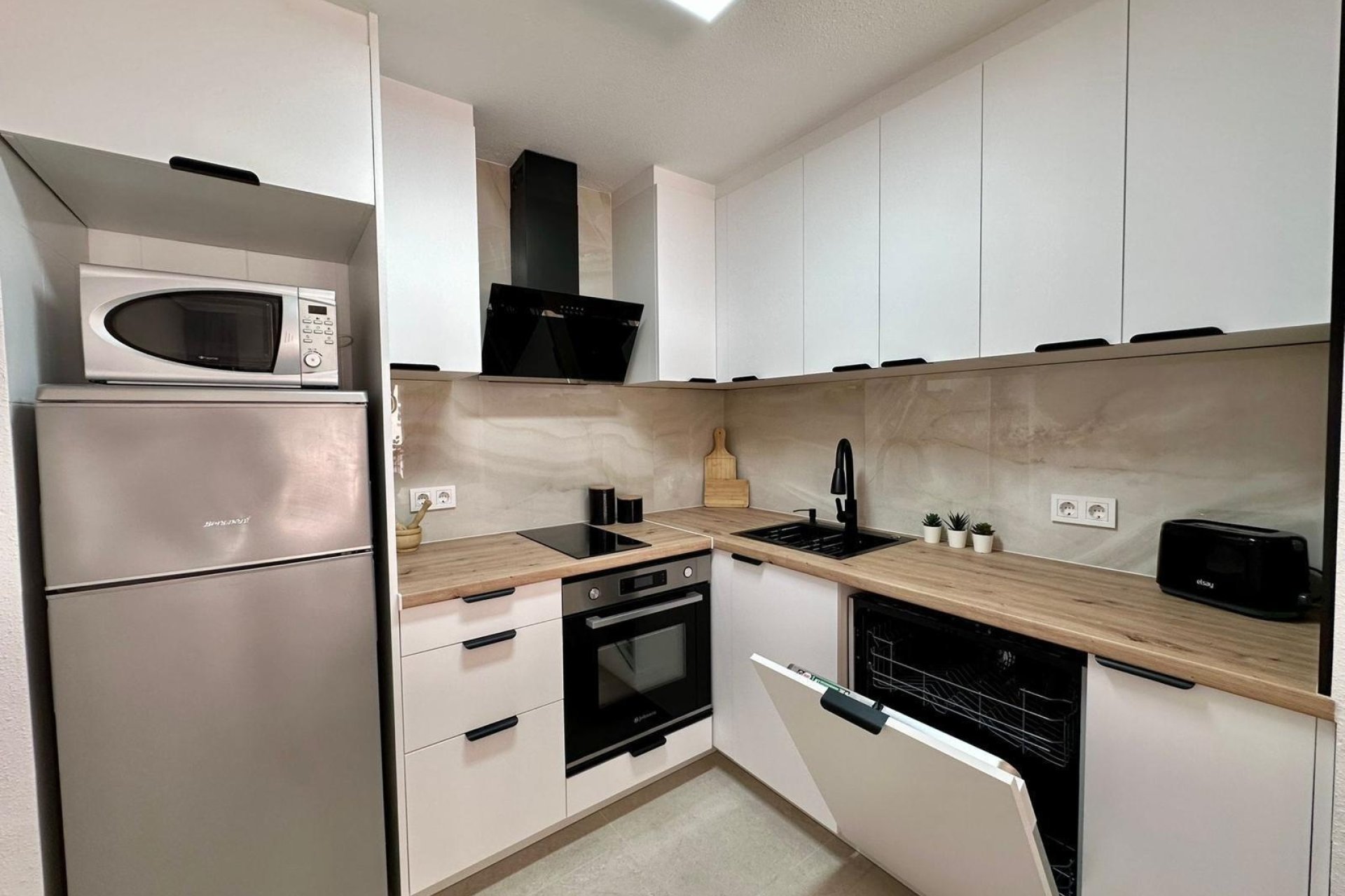 Resale - Apartment -
Torrevieja - Habaneras
