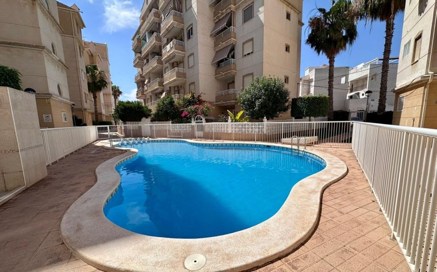 Resale - Apartment -
Torrevieja - Habaneras
