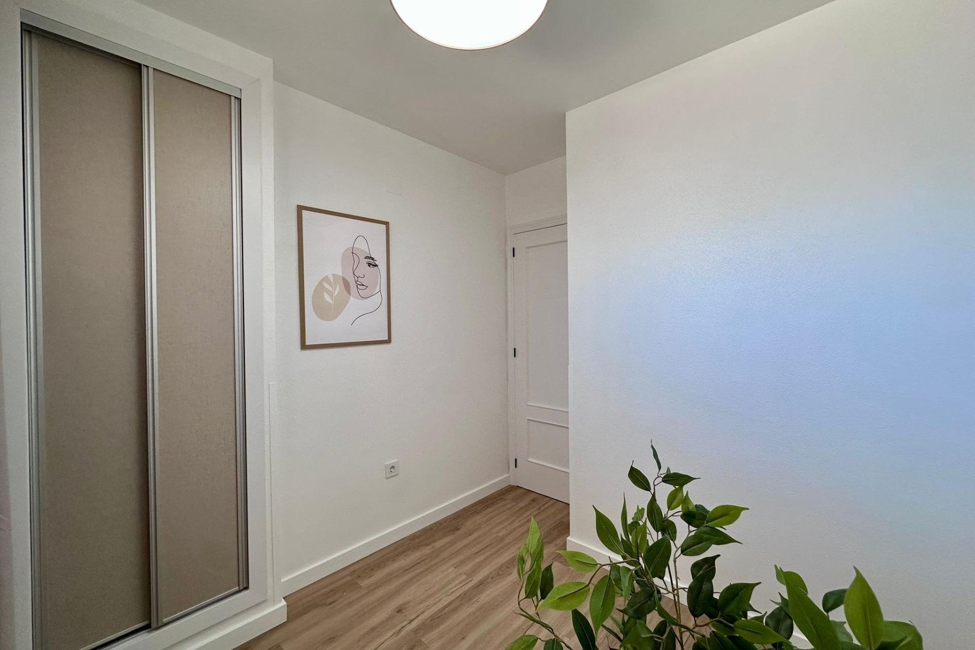 Resale - Apartment -
Torrevieja - Habaneras