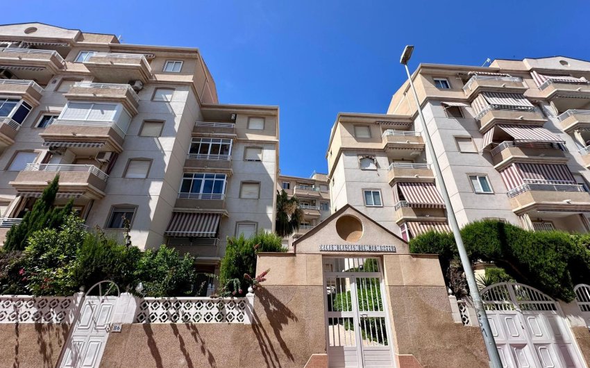 Resale - Apartment -
Torrevieja - Habaneras