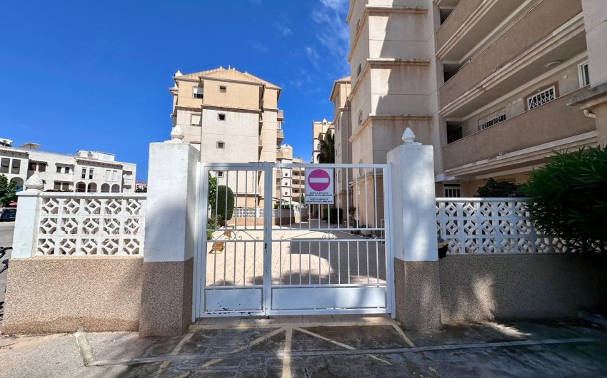 Resale - Apartment -
Torrevieja - Habaneras