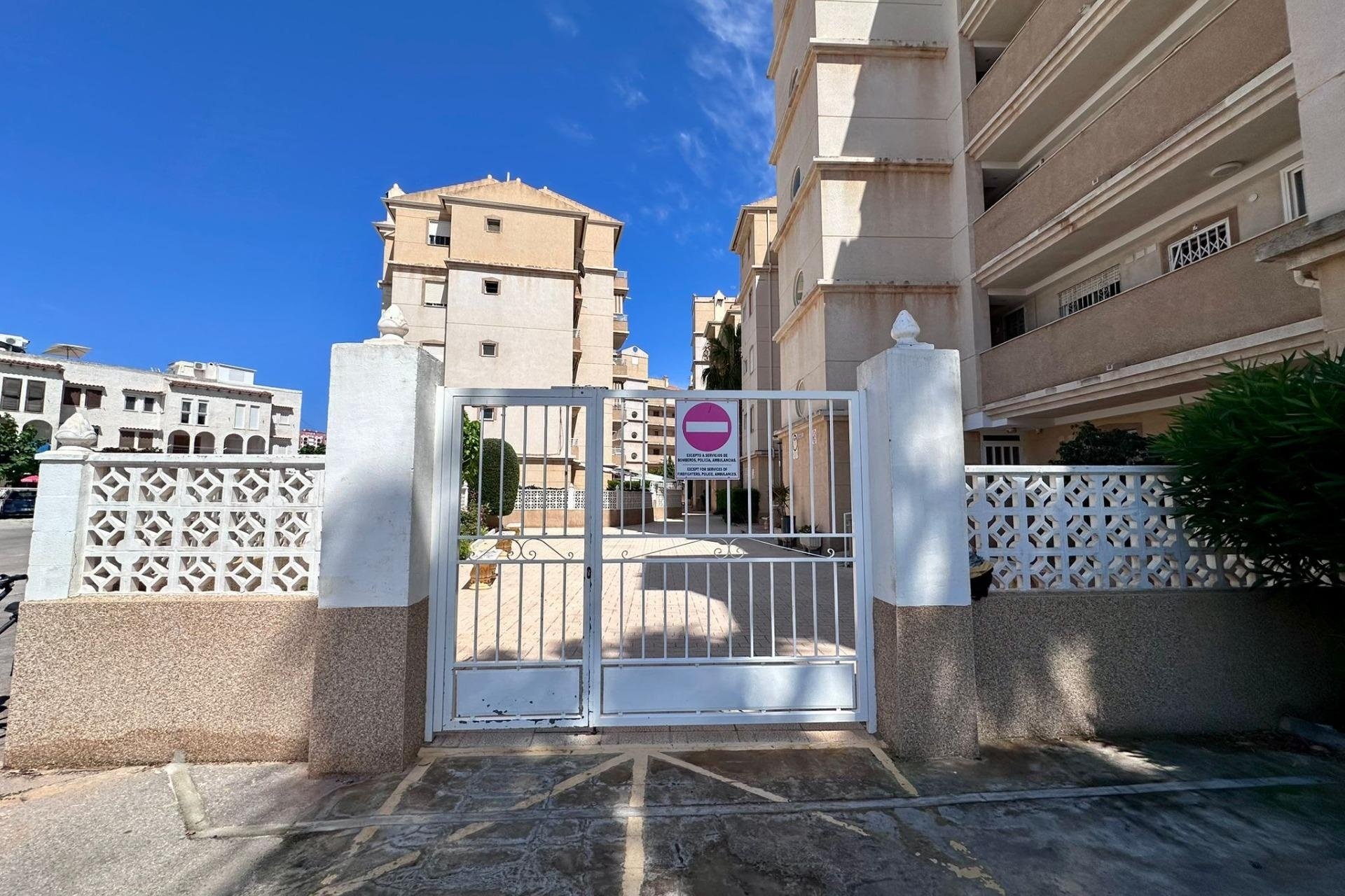 Resale - Apartment -
Torrevieja - Habaneras