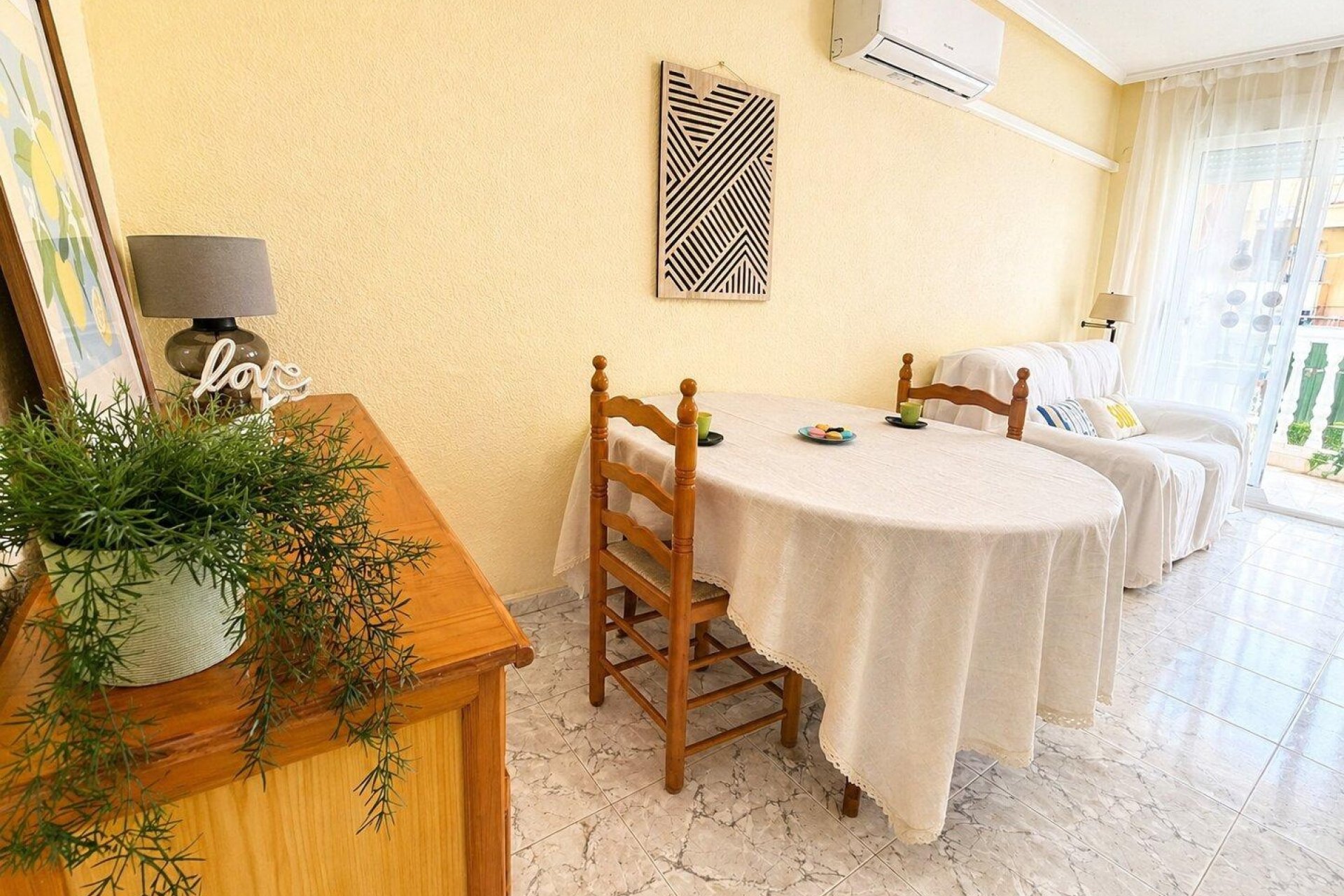 Resale - Apartment -
Torrevieja - Habaneras