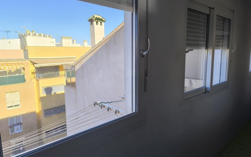 Resale - Apartment -
Torrevieja - Las Piscinas Naturales