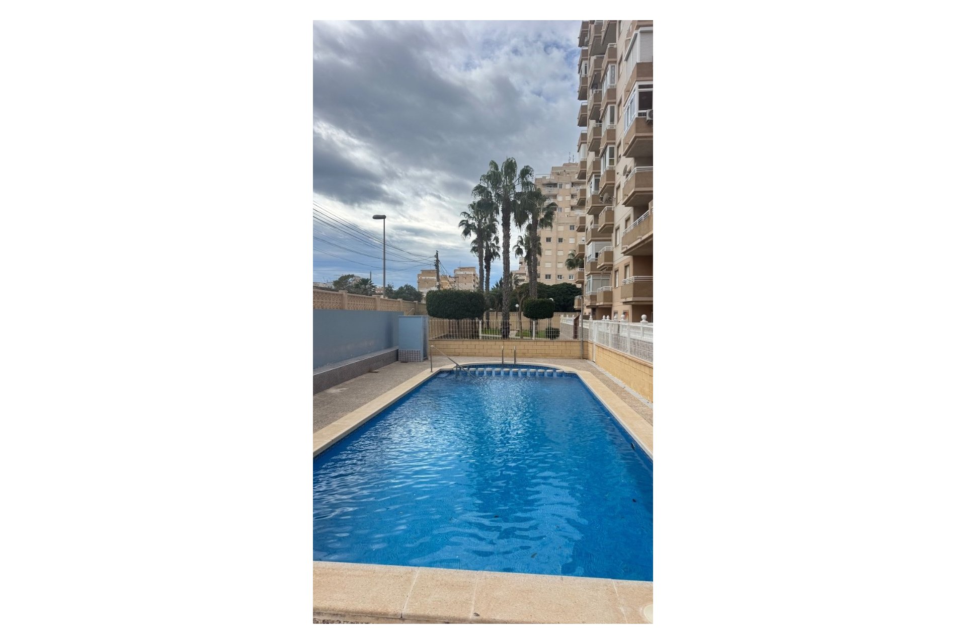 Resale - Apartment -
Torrevieja - Nueva Torrevieja