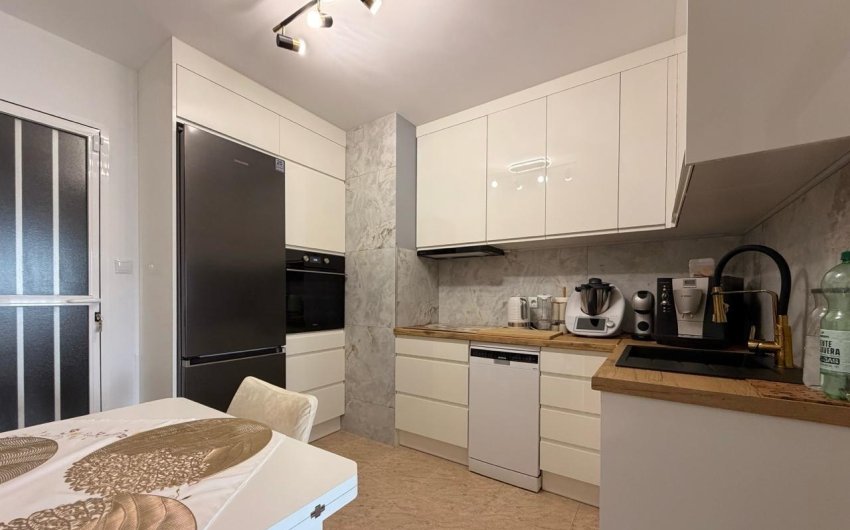 Resale - Apartment -
Torrevieja - Nueva Torrevieja