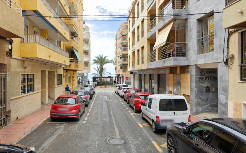 Resale - Apartment -
Torrevieja - Paseo Maritimo