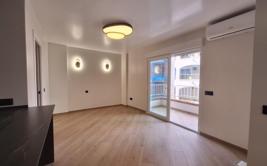 Resale - Apartment -
Torrevieja - Playa de los Locos