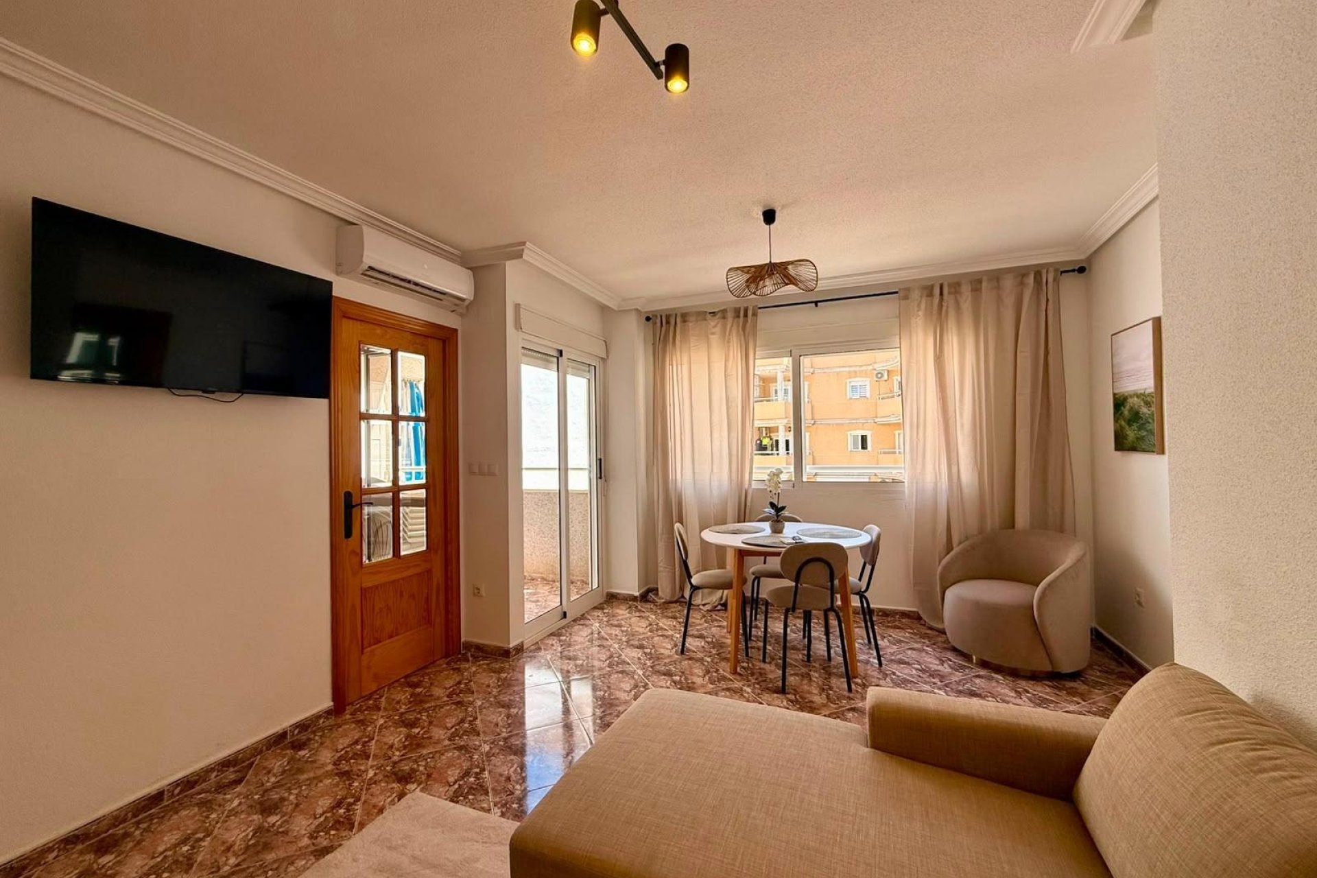 Resale - Apartment -
Torrevieja - Playa del Cura