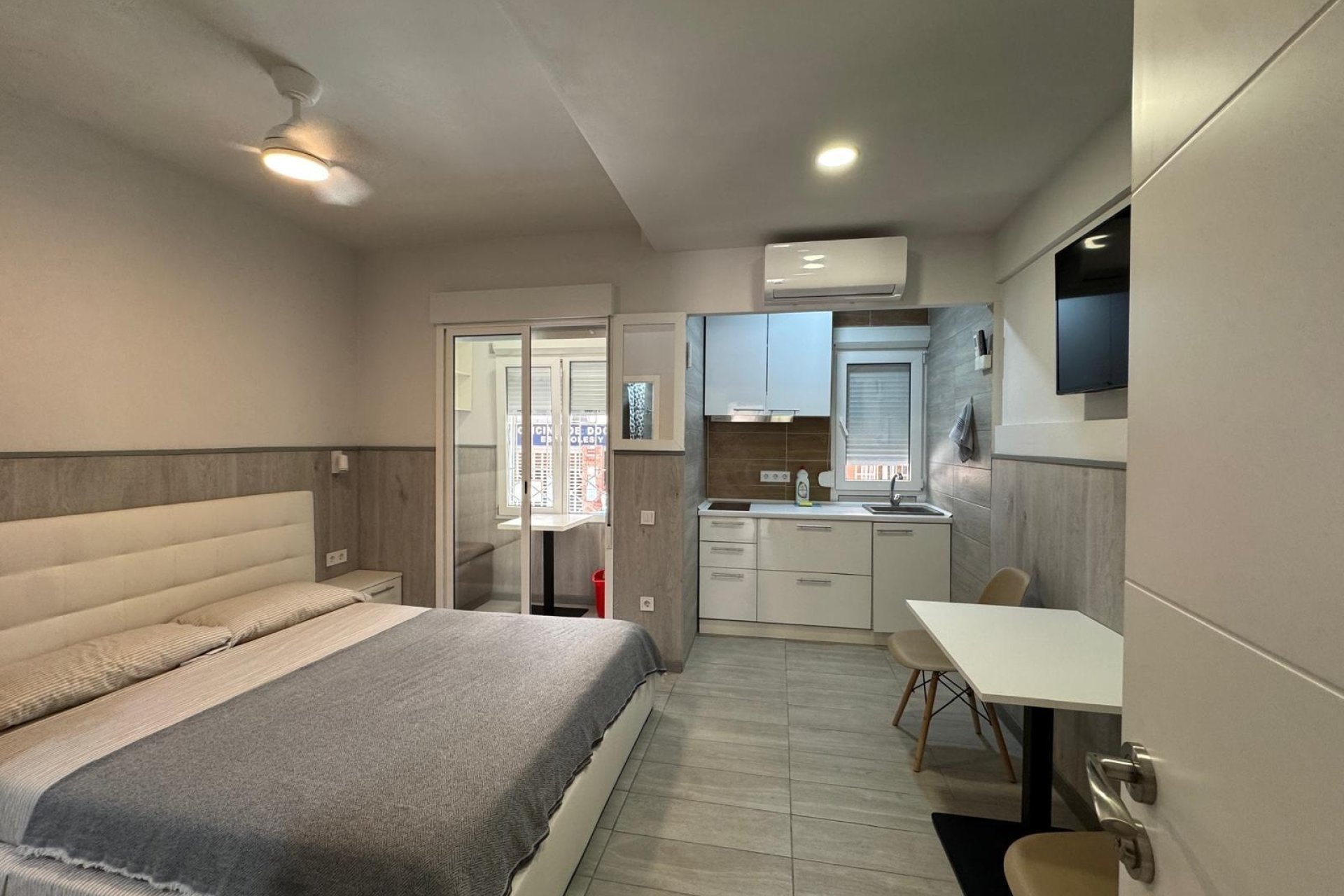 Resale - Apartment -
Torrevieja - Playa del Cura