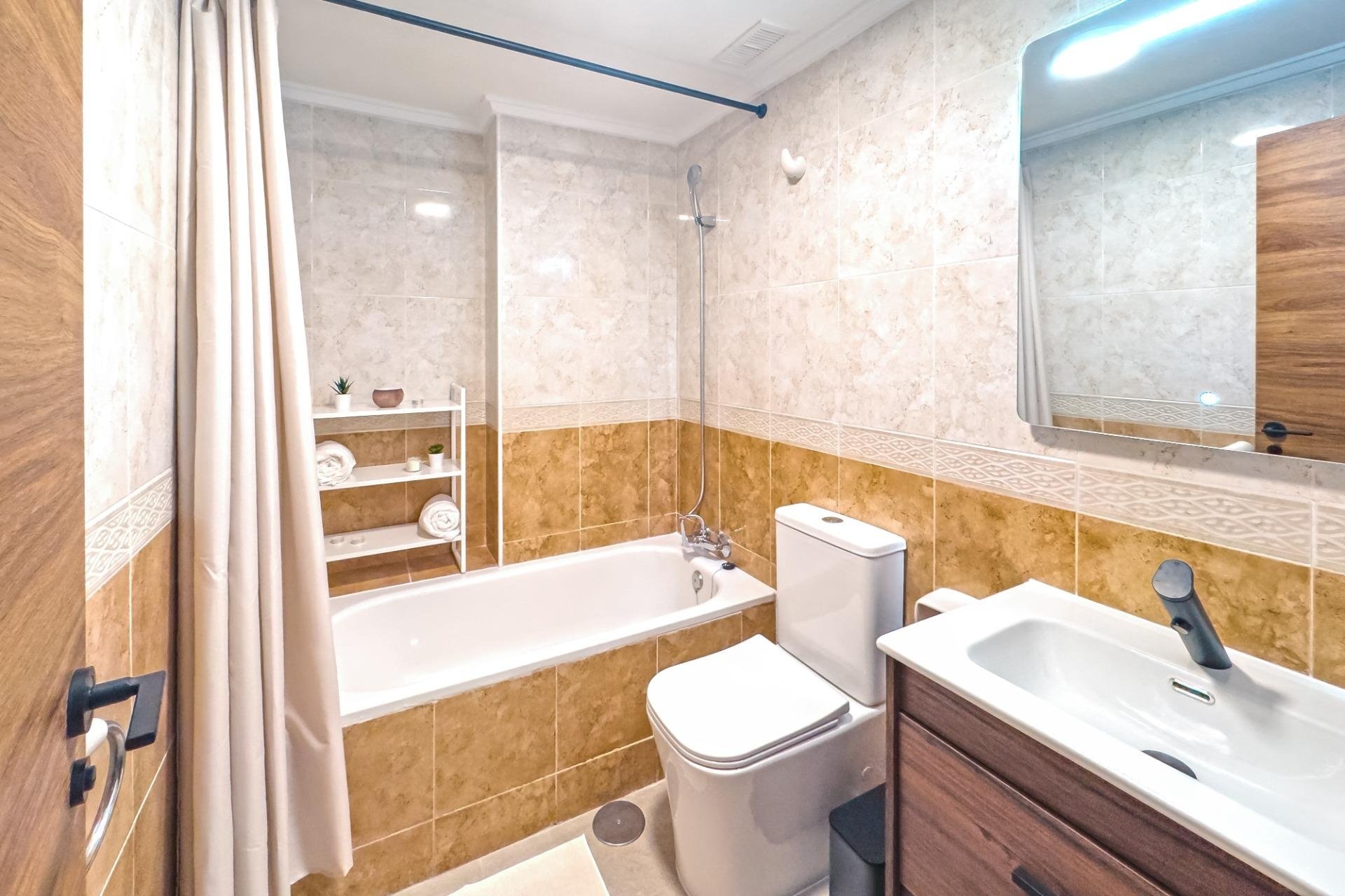 Resale - Apartment -
Torrevieja - Playa del Cura