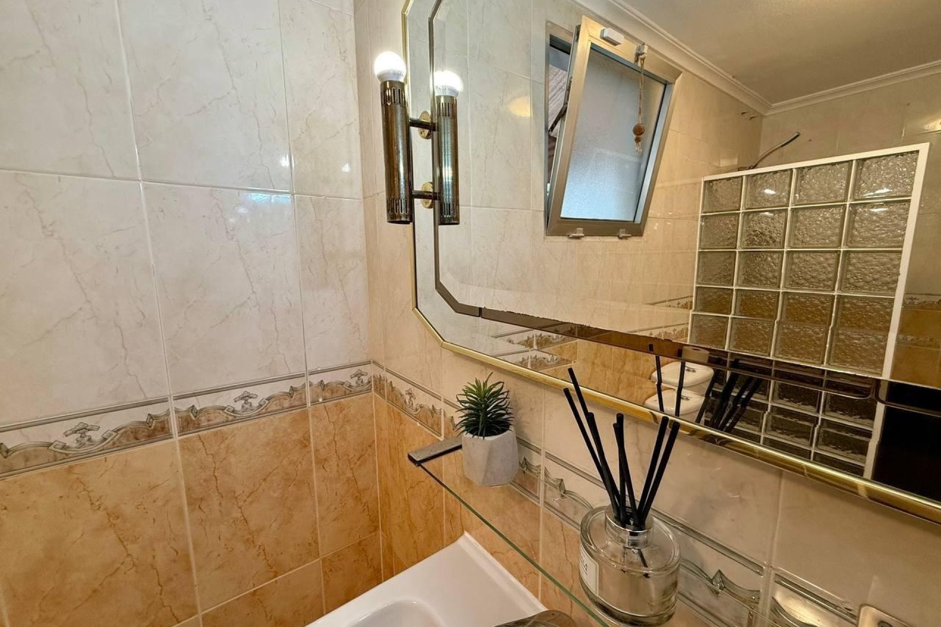 Resale - Apartment -
Torrevieja - Playa del Cura