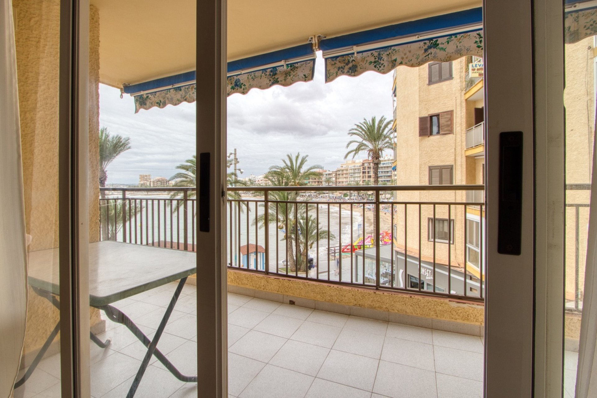 Resale - Apartment -
Torrevieja - Playa del Cura