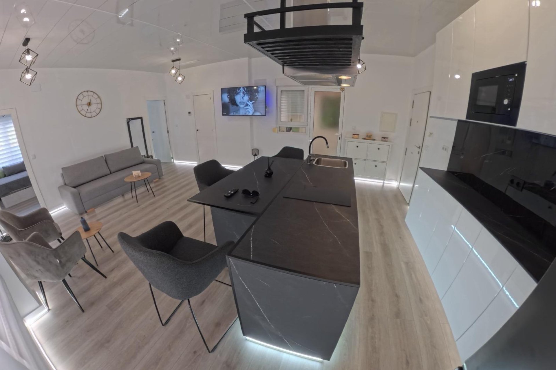 Resale - Apartment -
Torrevieja - Playa del Cura