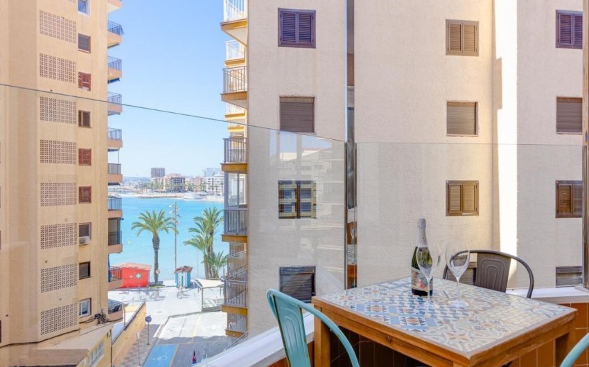 Resale - Apartment -
Torrevieja - Playa del Cura