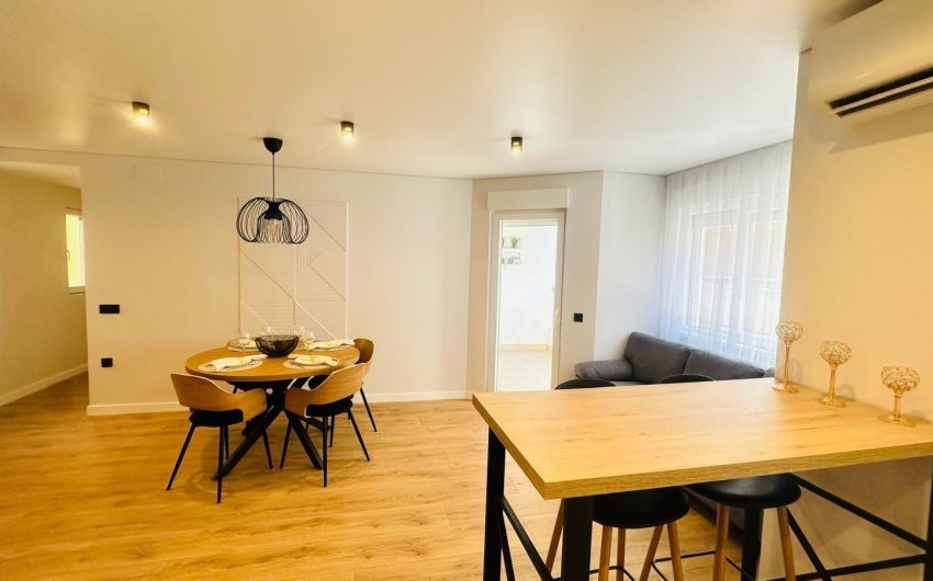 Resale - Apartment -
Torrevieja - Playa del Cura
