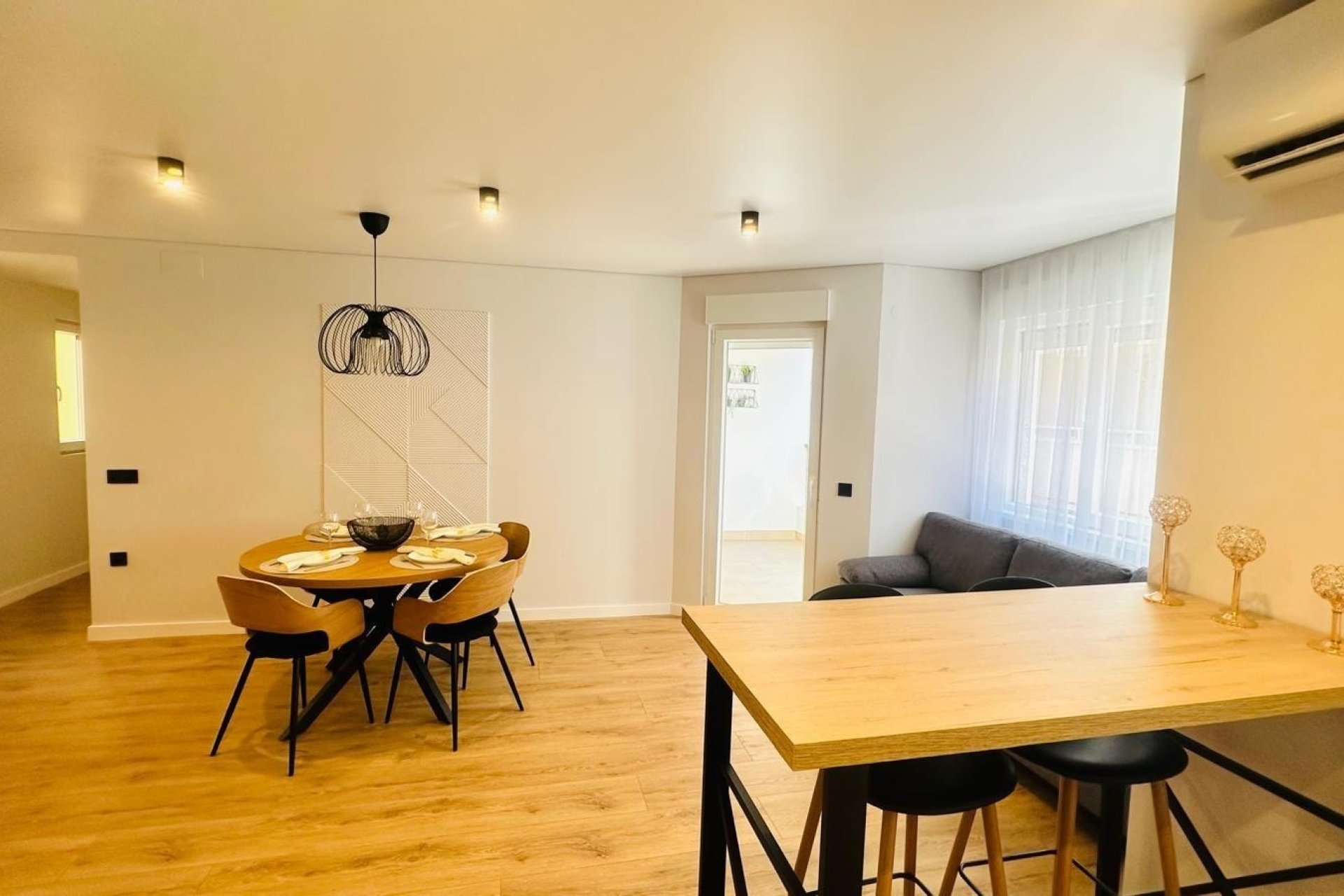 Resale - Apartment -
Torrevieja - Playa del Cura