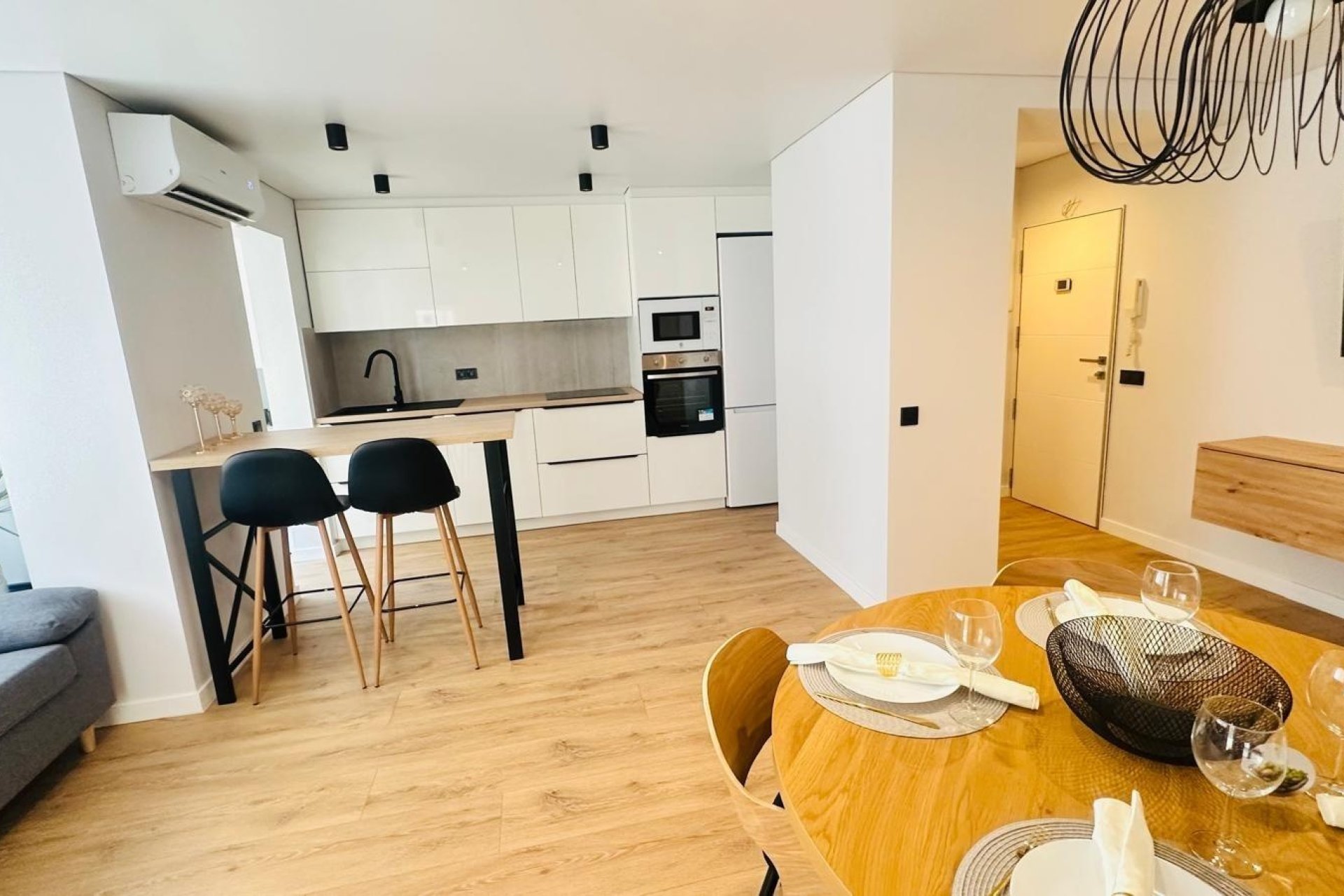 Resale - Apartment -
Torrevieja - Playa del Cura