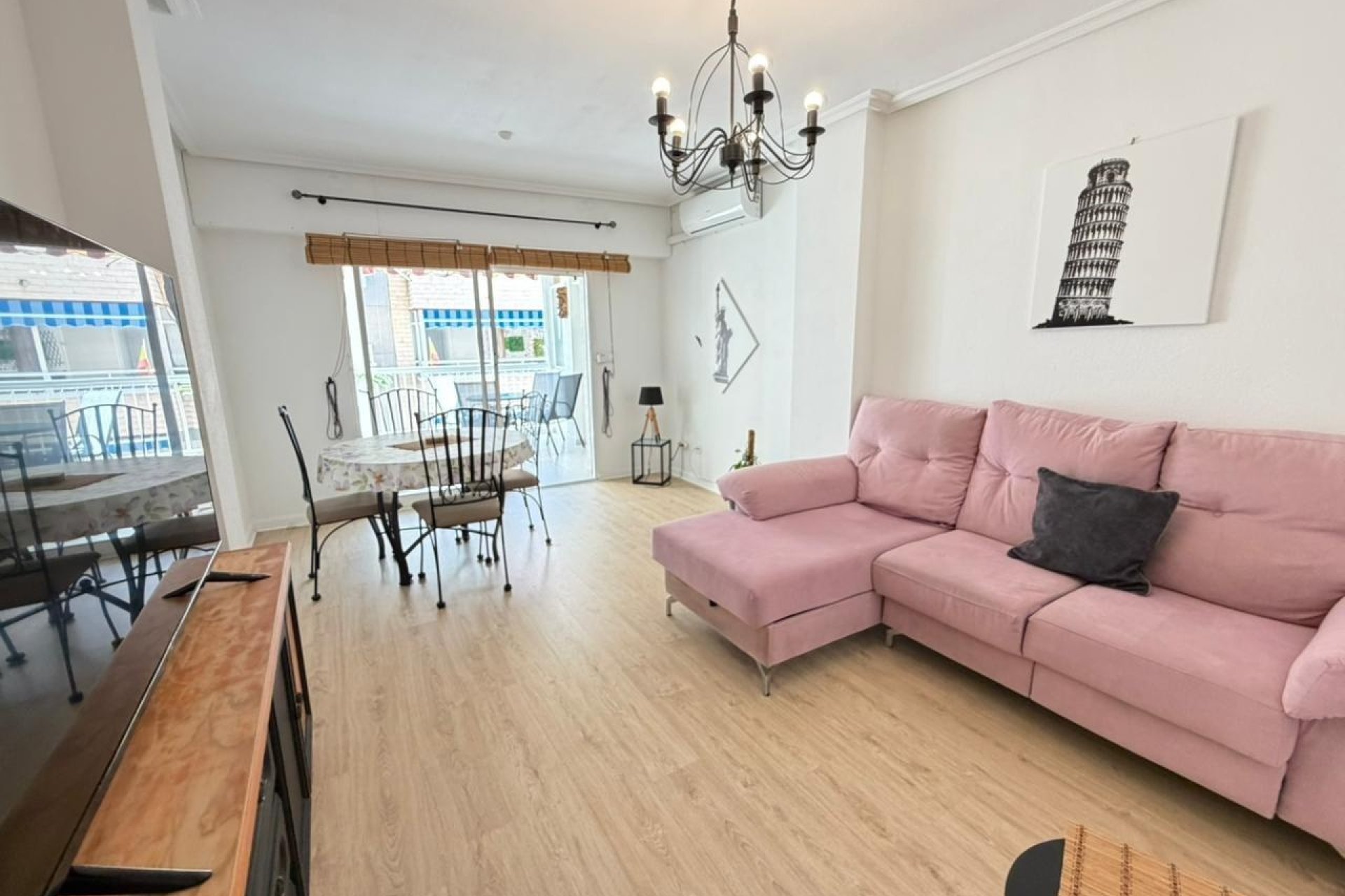 Resale - Apartment -
Torrevieja - Playa del Cura