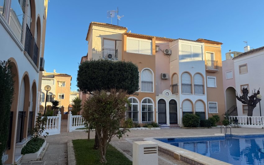 Resale - Apartment -
Torrevieja - Playa Los Naufragos