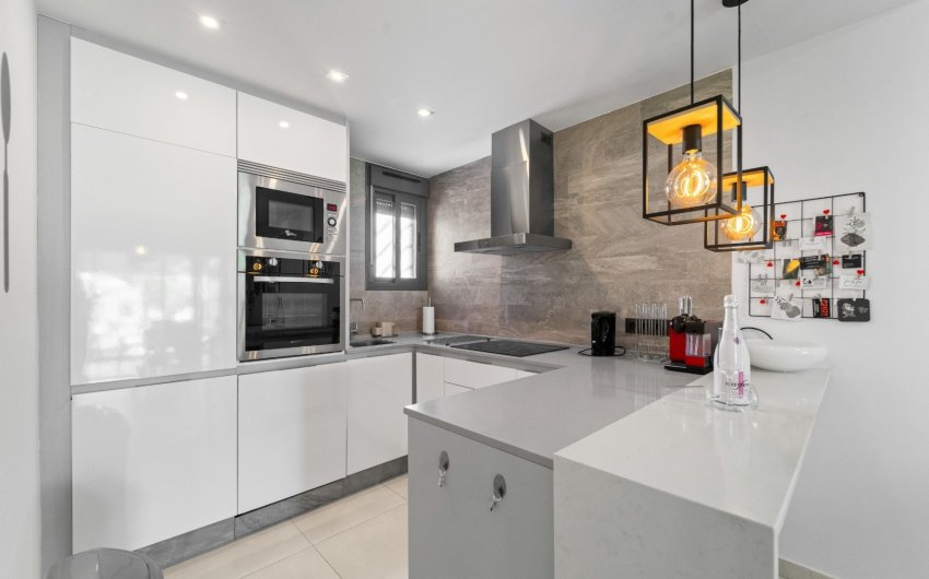Resale - Apartment -
Torrevieja - Punta Prima