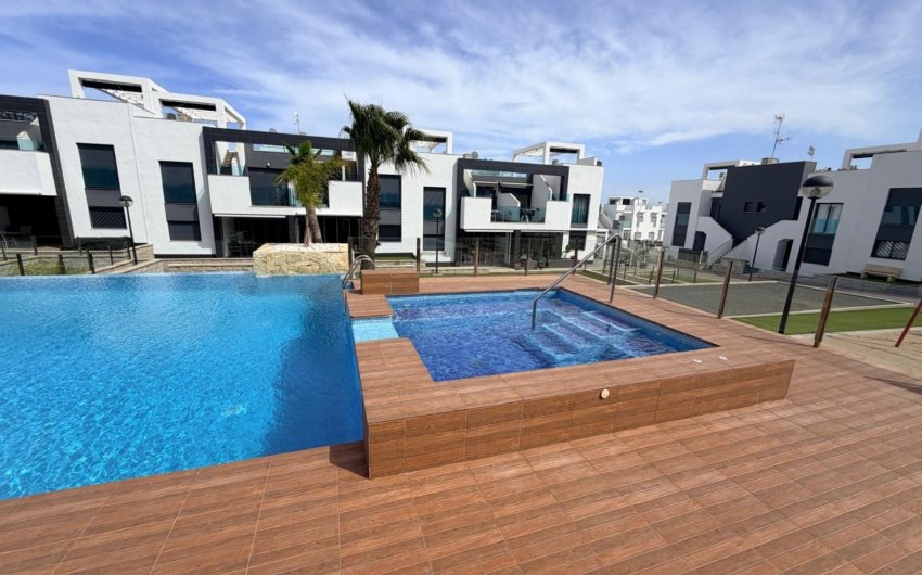 Resale - Apartment -
Torrevieja - Punta Prima