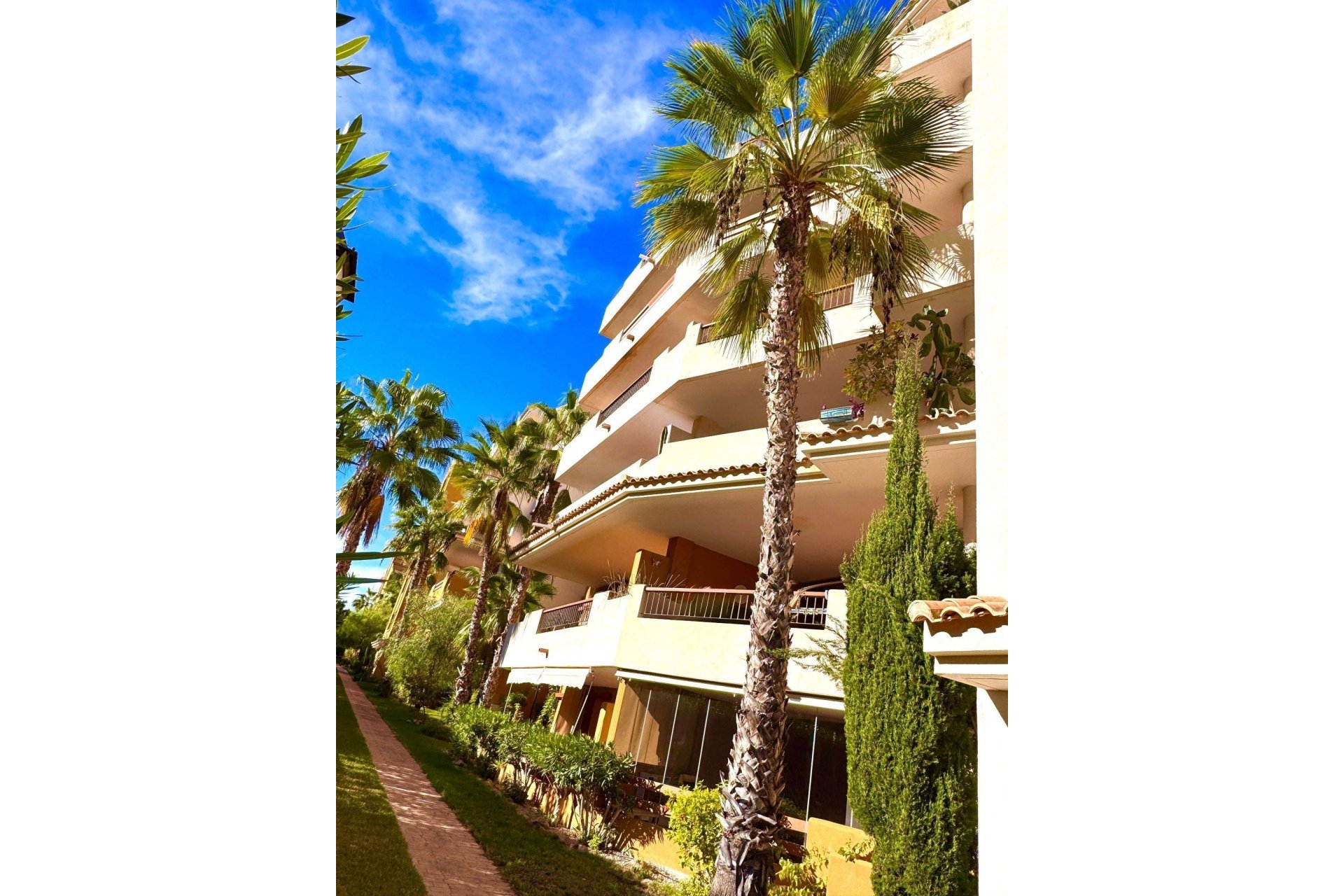 Resale - Apartment -
Torrevieja - Punta Prima