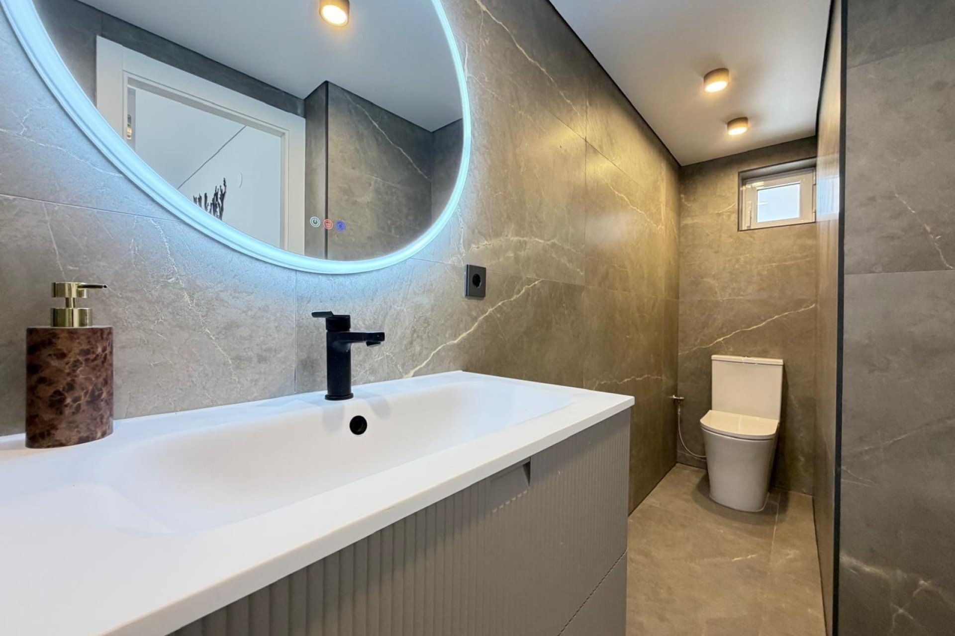 Resale - Apartment -
Torrevieja - Punta Prima